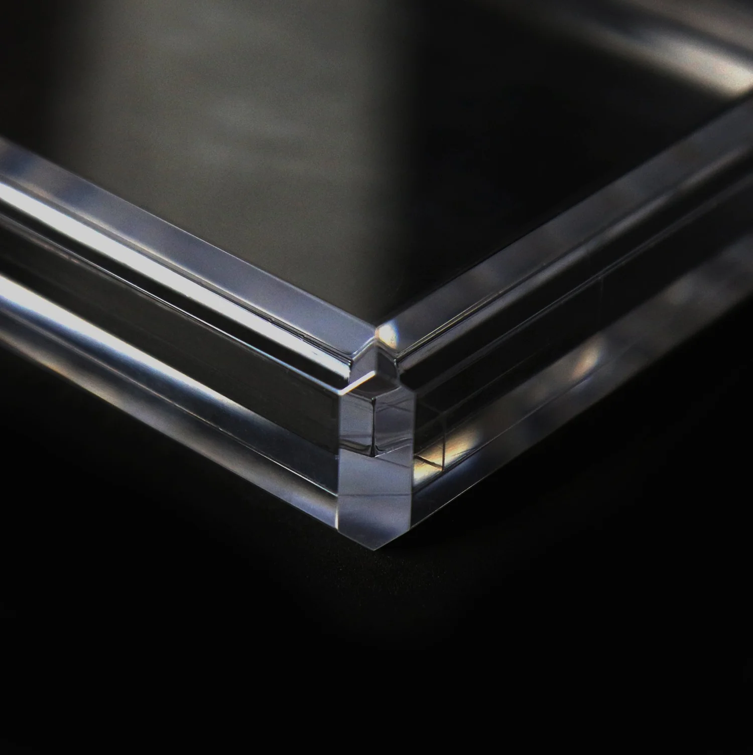 Détail de l’angle prismatique Monolith